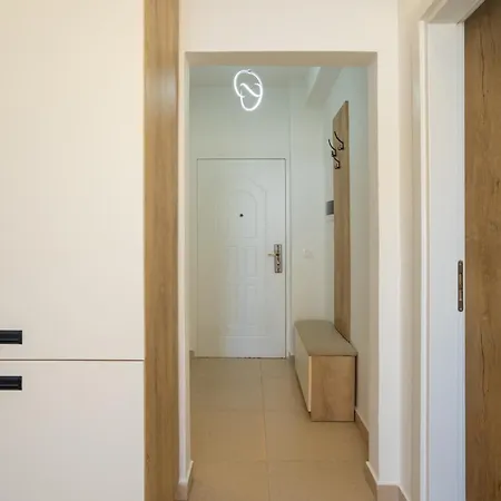 Bf Apartamento Golem (Tirana)